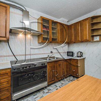 Киев, Тростянецкая ул., 3