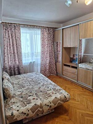 Киев, Петра Нищинского ул., 6