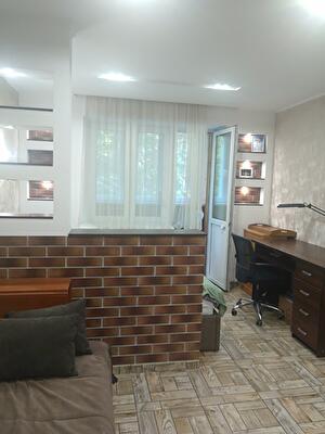 Київ, Кудряшова вул., 7б