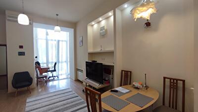 Киев, Тарасовская ул., 8
