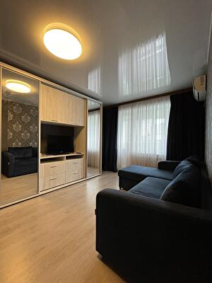 Днепр, Коробова ул., 8