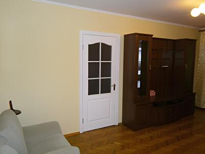 Київ, Миропільська вул., 3
