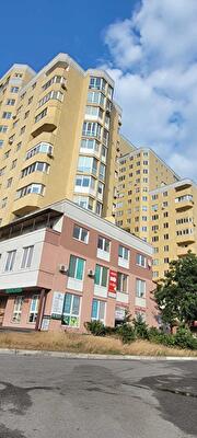 Киев, Євгенія Харченка, 47Б