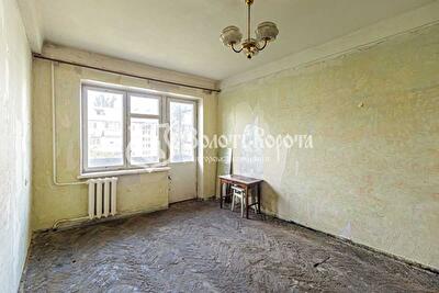 Київ, Будівельників вул., 15