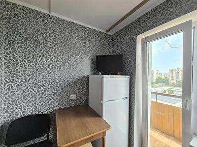 Київ, Оболонський просп., 34