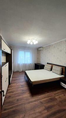 Киев, Григория Ващенко ул., 1