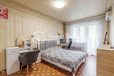 Київ, Академіка Глушкова просп., 23а