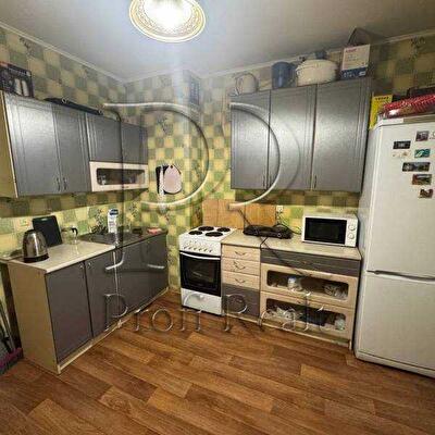 Киев, Урловская ул., 38