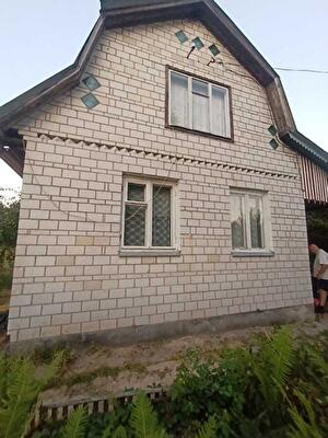 Чернігівська обл., Бобровицький район, с. Марківці, Садовая, 1