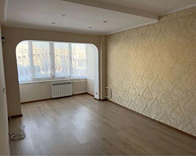 Київ, Маршала Малиновського вул., 30