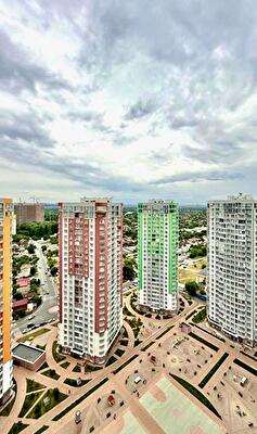 Каховська вул., 60