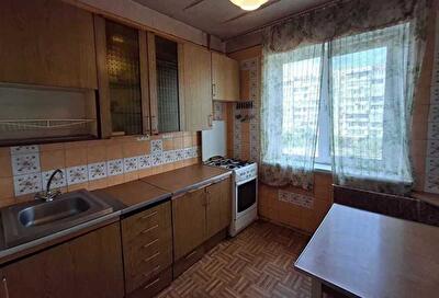 Київ, Героїв Дніпра вул., 62