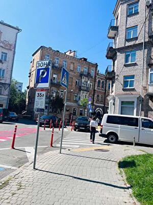 Київ, Рейтарська вул., 7А
