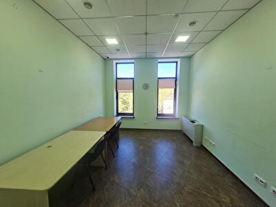 Броварський просп., 5И