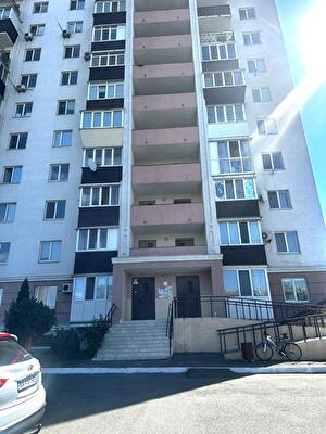 Київська обл., Бориспільський район, м. Бориспіль, Привокзальна вул., 8