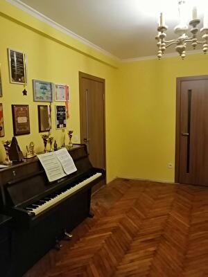 Киев, Жамбила Жабаева ул., 2