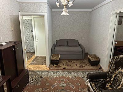 Киев, Ушинского ул., 12