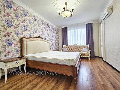 Київ, Голосіївський просп., 58