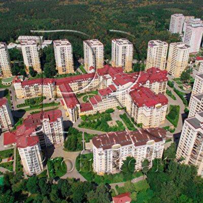Києво-Святошинський район, с. Чайки, Валерія Лобановського вул., 30Б