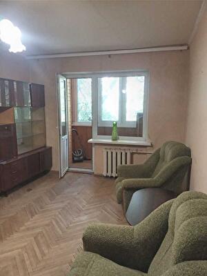 Київ, Петра Ніщинського вул., 12