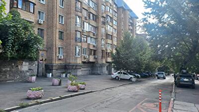 Київ, Тургенівська вул., 64/68