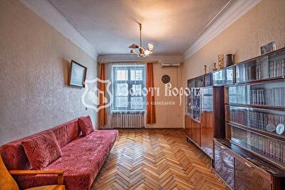 Київ, Вишгородська вул., 16
