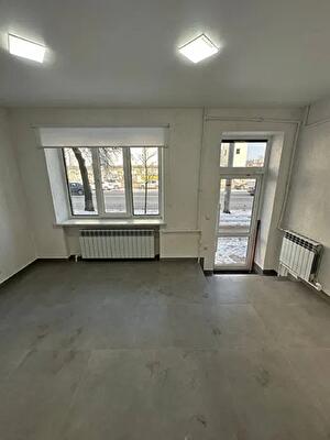 Киев, Набережно-Крещатицкая ул., 33