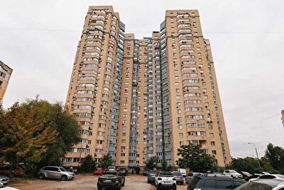 Киев, Курська, 13