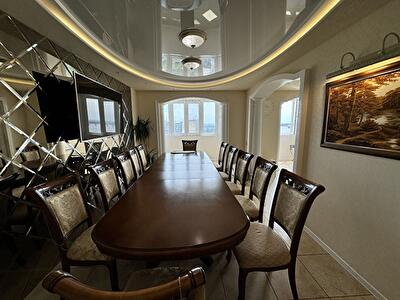 Дніпро, Маршала Малиновського вул., 20