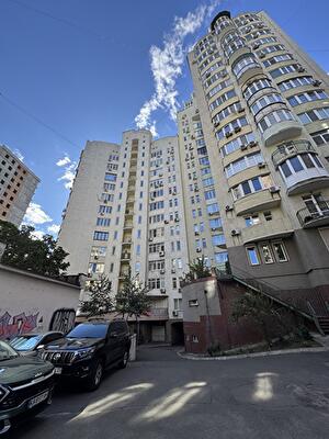 Дмитрівська вул., 43