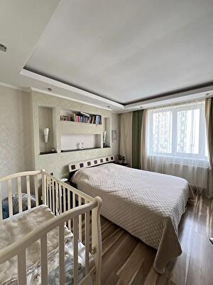 Василя Симоненка вул., 37