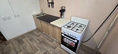 Київ, Автозаводська вул., 7