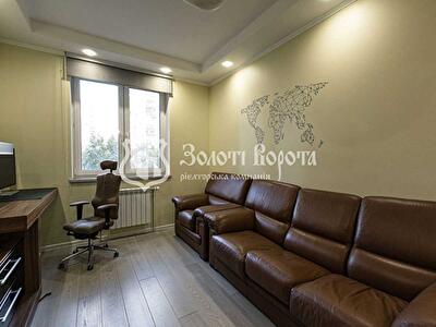 Патріарха Мстислава Скрипника вул., 40