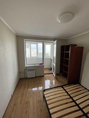 Київ, Амвросія Бучми вул., 8