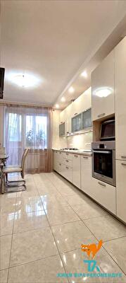 Київ, Олеся Гончара вул., 62