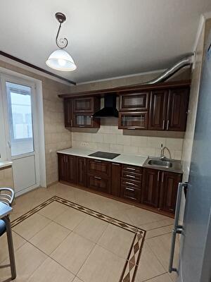 Київ, Михайла Гришка вул., 9