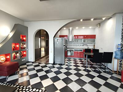 Київ, Володимирська вул., 49А