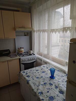 Велика Васильківська вул., 85/87