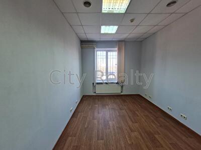 Киев, Новозабарская ул., 2/6