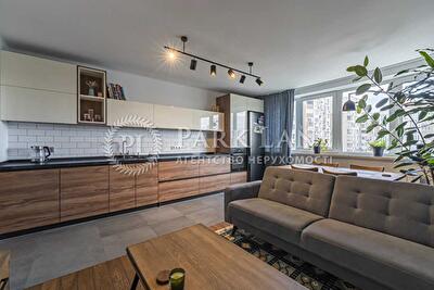 Деміївська вул., 13