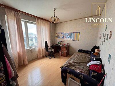 Киев, Гната Юры ул., 10