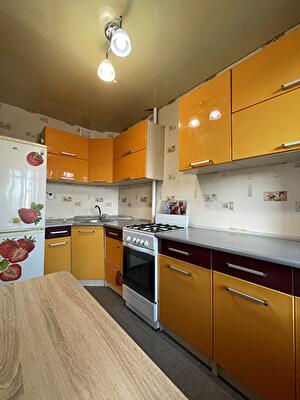 Дніпро, Коробова вул., 8