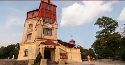 Михаила Грушевского ул., 1В