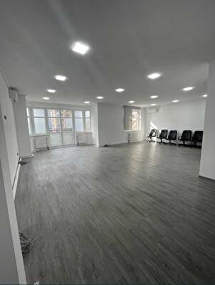 Киев, Евгения Коновальца ул., 32Б