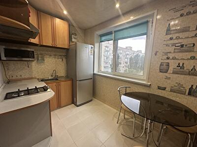 Миропільська вул., 3