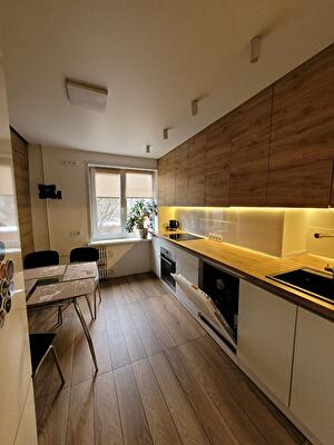 Александра Поля просп.