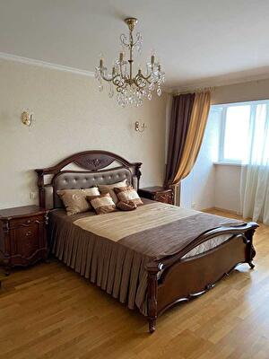 Киев, Михаила Гришко ул., 8