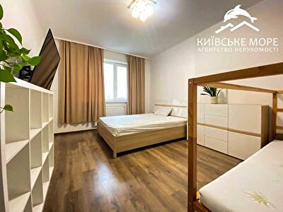 Киев, Воскресенская ул., 18