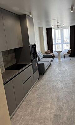 Киев, Михаила Максимовича ул., 32