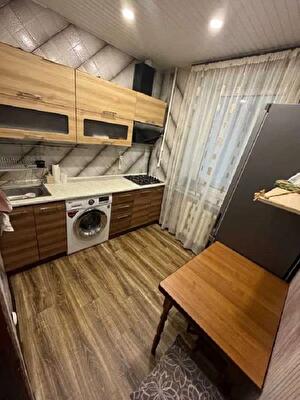 Соборності просп., 18